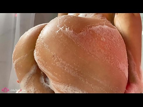 ❤️ Brunete masturbē makstiņu ar vibratoru līdz intensīvam orgasmam dušā ❤️❌ Duršanās video pie lv.pinkporno.ru ❌